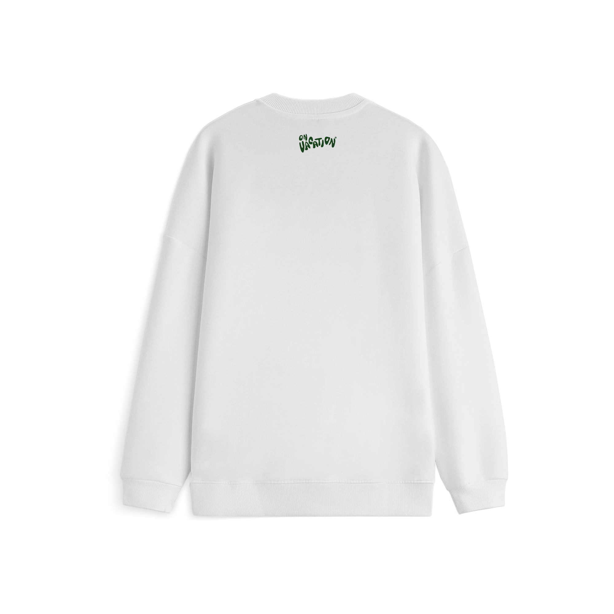 Ein schlichtes, weißes, langärmeliges Sweatshirt ist von hinten zu sehen, mit einem kleinen, grün gedruckten Text in der Nähe des oberen Halsausschnitts.