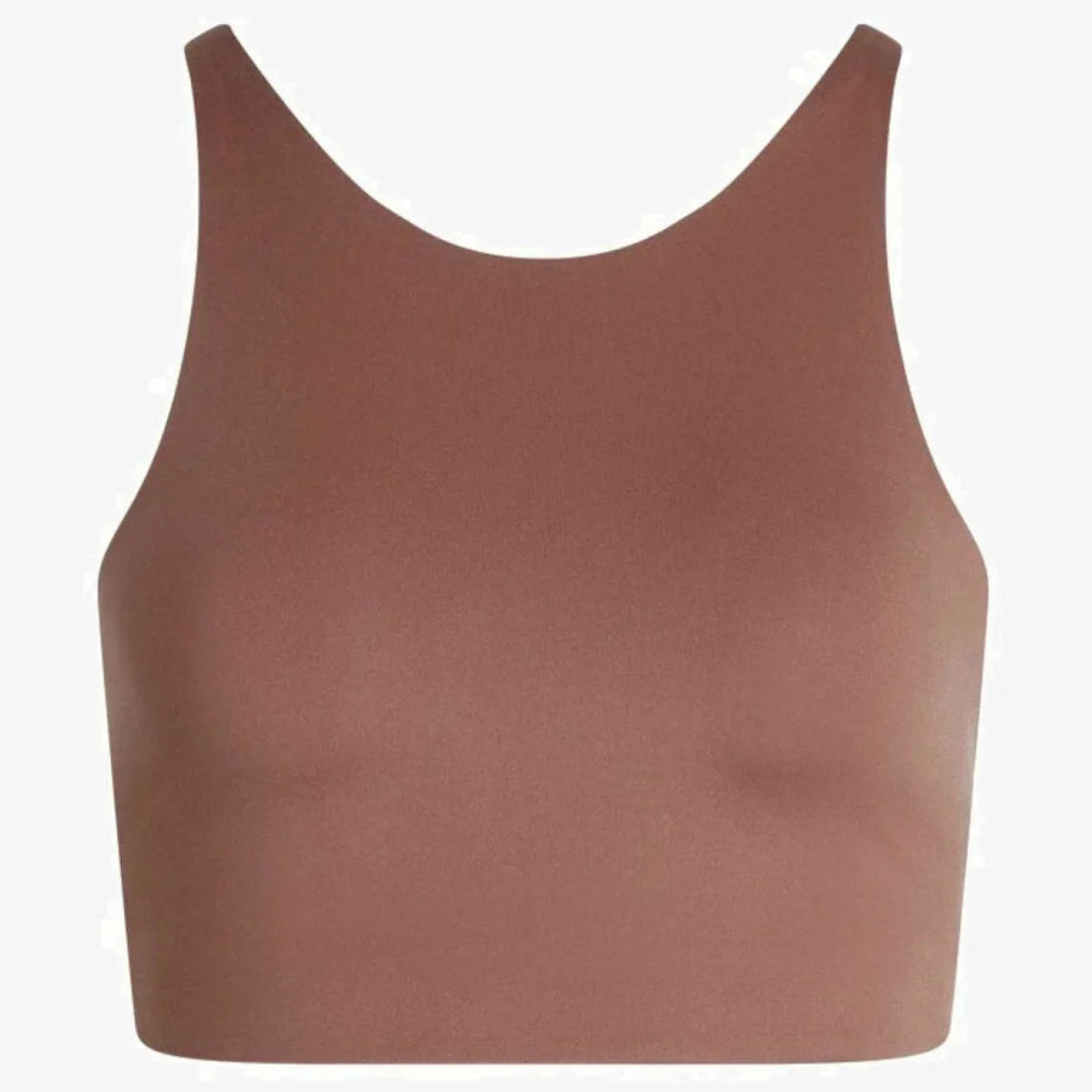 Ein braunes, ärmelloses Crop-Top mit hohem Ausschnitt, abgebildet vor einem schlichten, hellen Hintergrund.