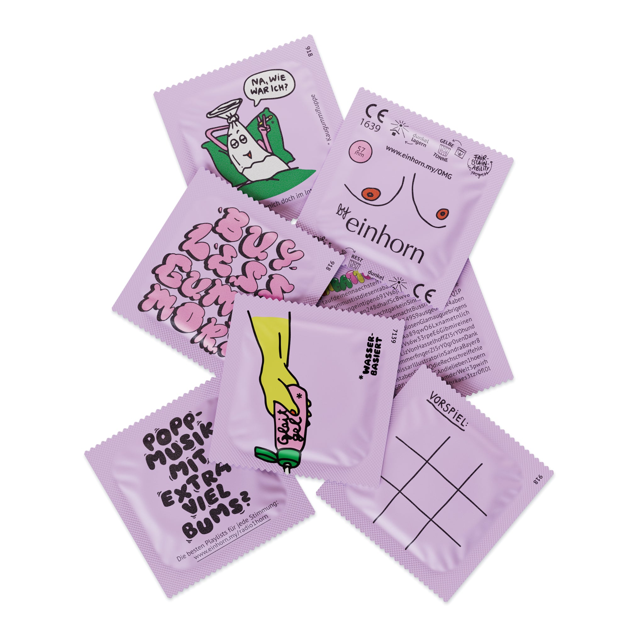 Verschiedene Kondomverpackungen mit bunten Designs und humorvollen Sprüchen auf lila Hintergrund.