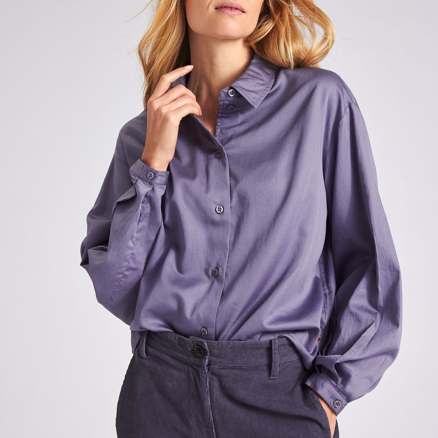 People Wear Organic Satin Bluse Grauviolett