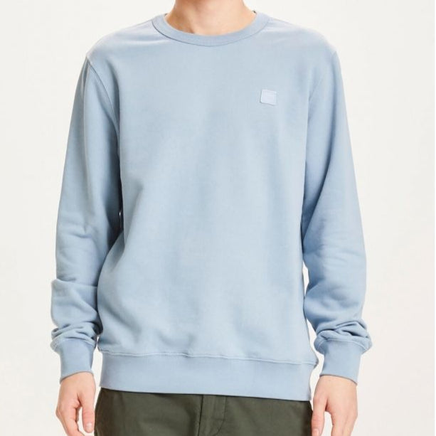 KnowledgeCotton Apparel Sweatshirt "ELM Basic Badge" S Blau (Asley Blue)