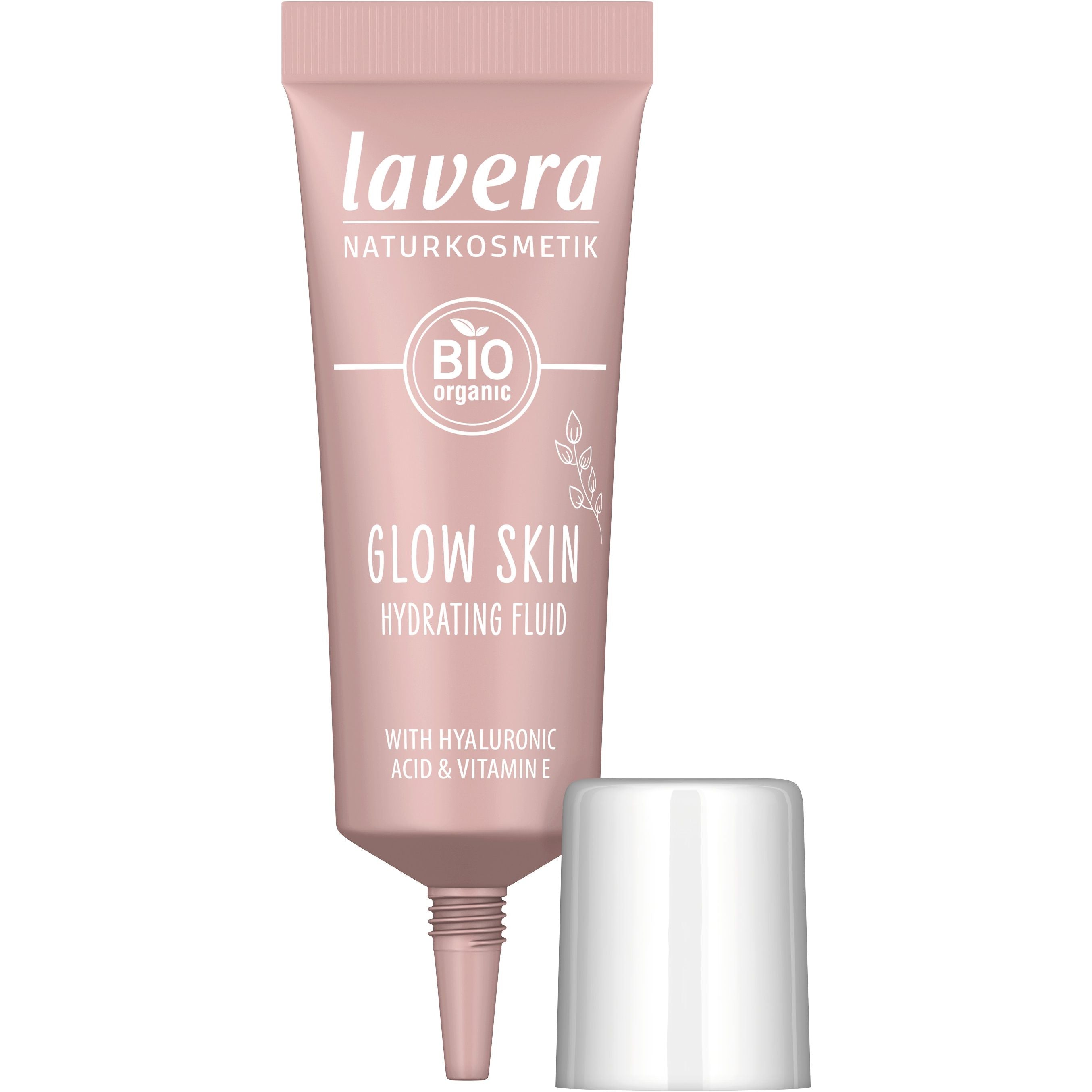 Rosa Tube mit Aufschrift „Lavera Glow Skin Hydrating Fluid“, offen mit abgeschraubtem weißen Deckel daneben.