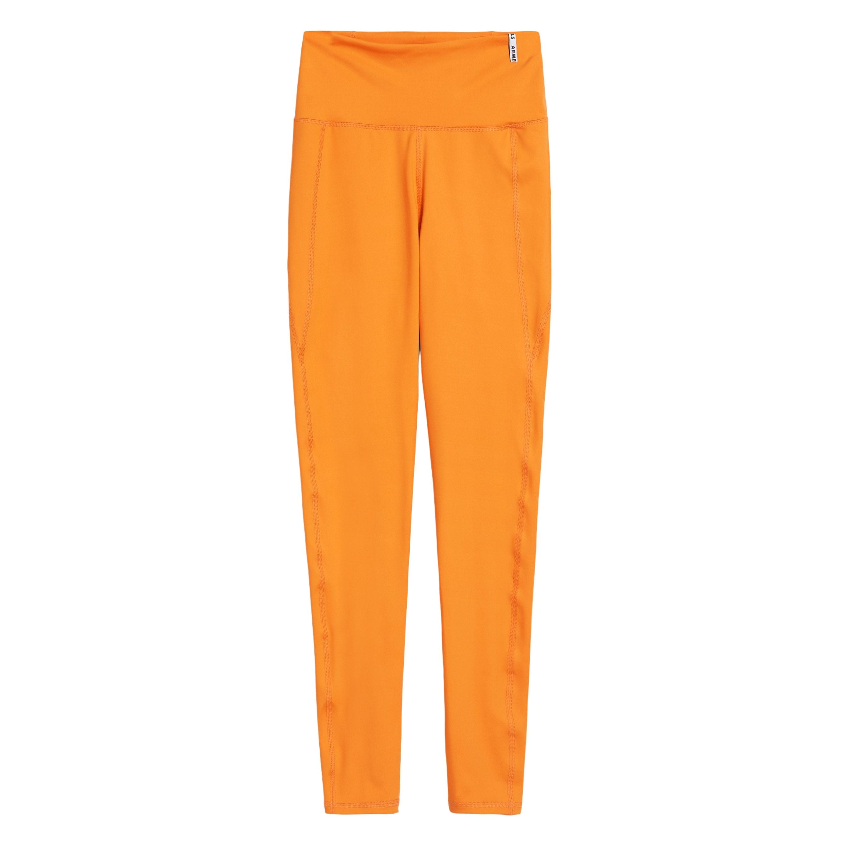 Leuchtend orangefarbene Leggings mit breitem Bund, voller Länge und schlankem, tailliertem Design auf weißem Hintergrund.