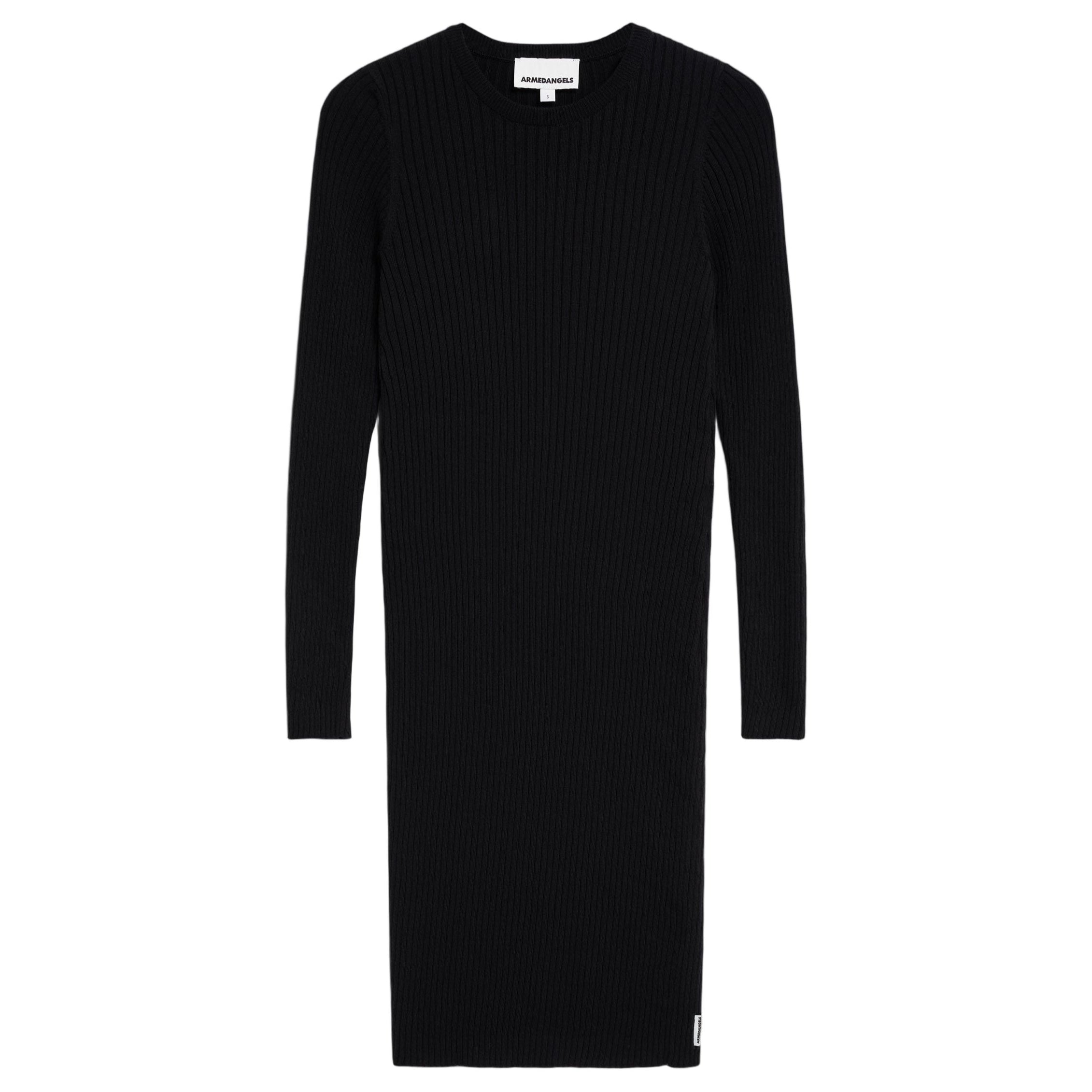 Ein langärmeliges, knielanges schwarzes Kleid aus Rippenstrick ist auf weißem Hintergrund abgebildet. Das Kleid hat einen Rundhalsausschnitt und eine taillierte Silhouette.