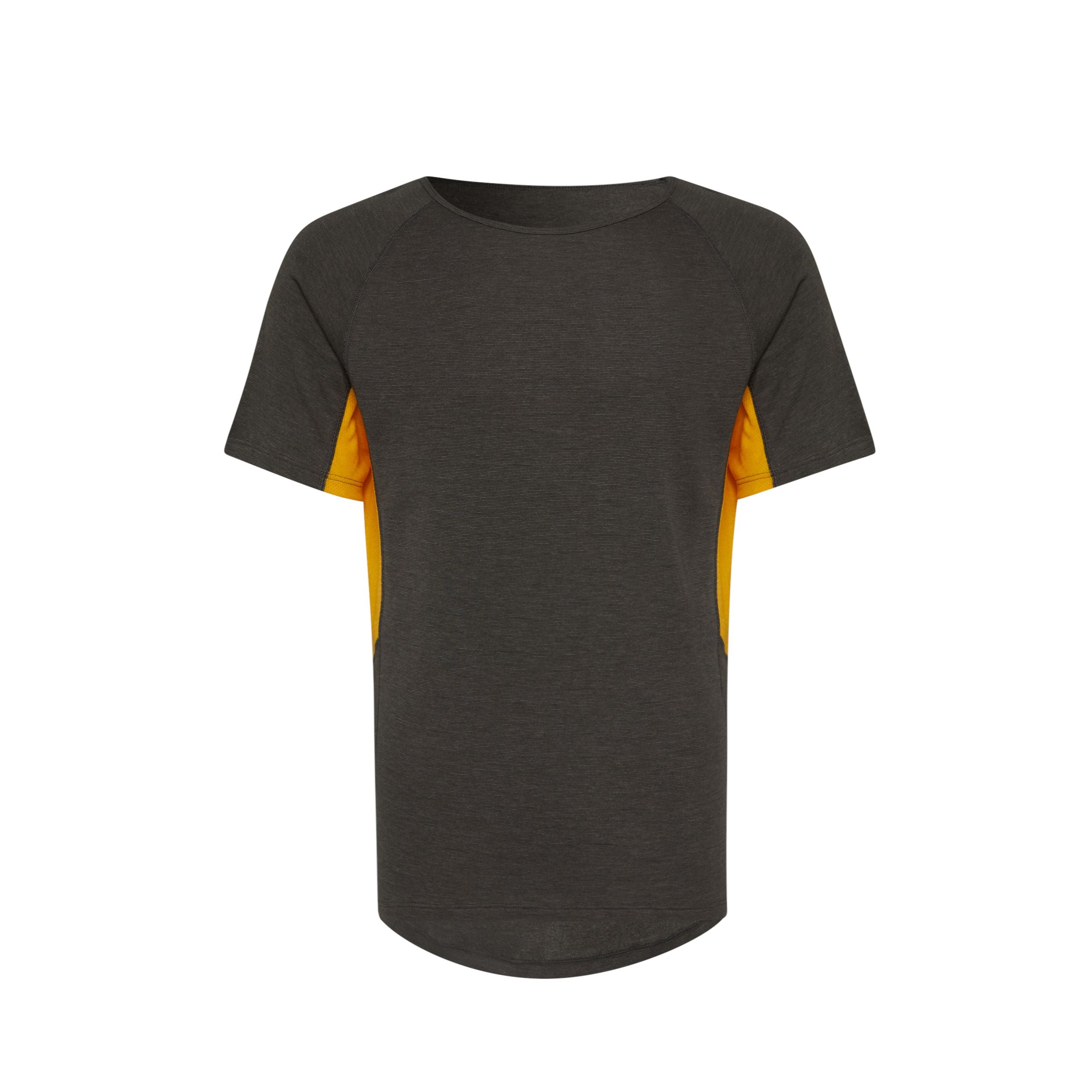 Kurzärmeliges, dunkelgraues Sport-T-Shirt mit gelben Seitenteilen auf weißem Hintergrund.