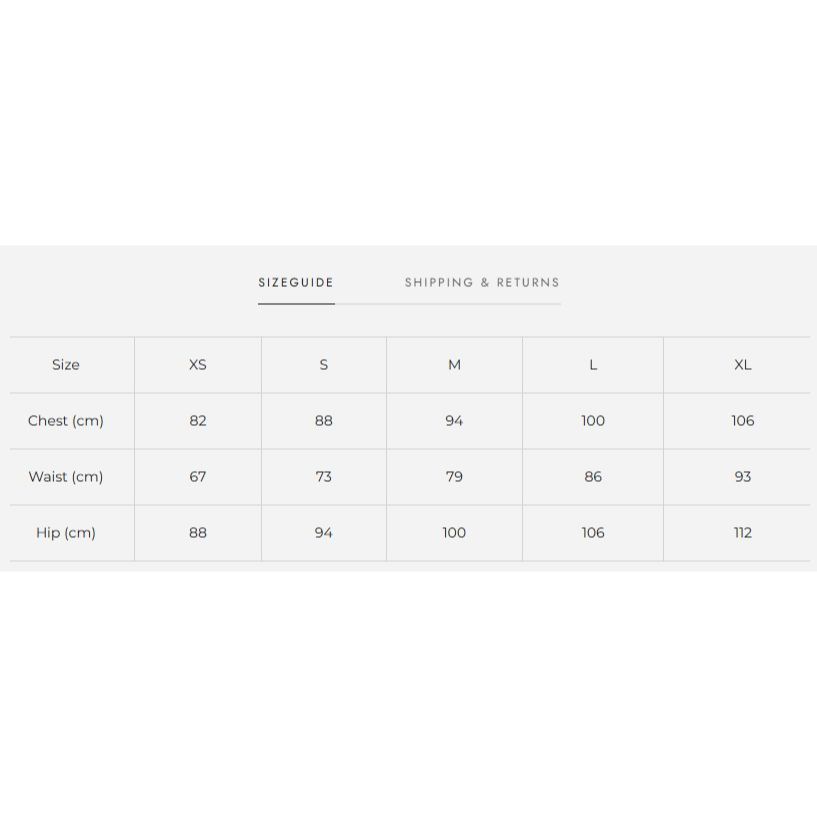 Größentabelle für Kleidung von XS bis XL mit Brust-, Taillen- und Hüftumfang in cm: XS (82, 67, 88), S (88, 73, 94), M (94, 79, 100), L (100, 86, 106), XL (106, 93, 112).