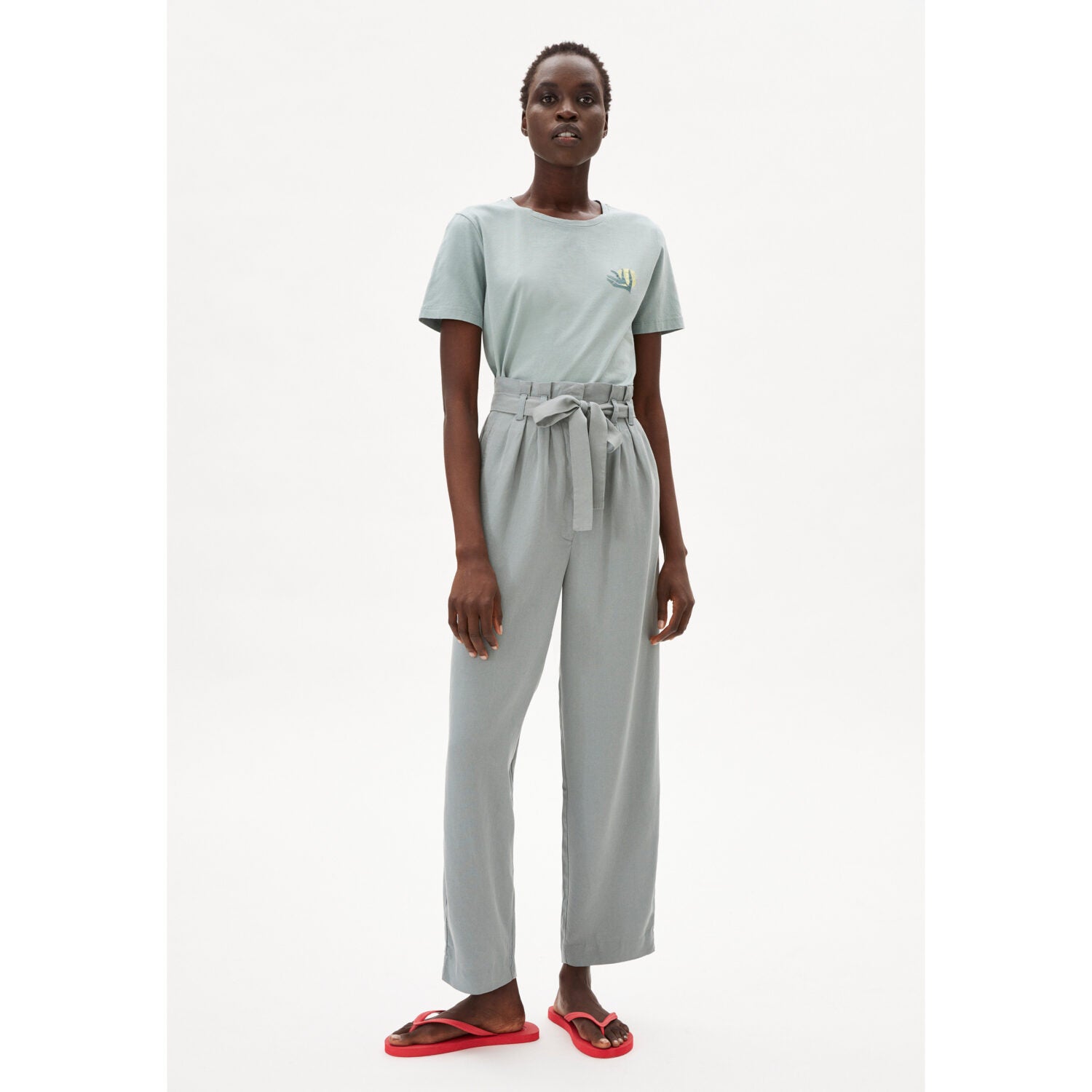 ARMEDANGELS Hose TIMEAA eucalyptus green (2)