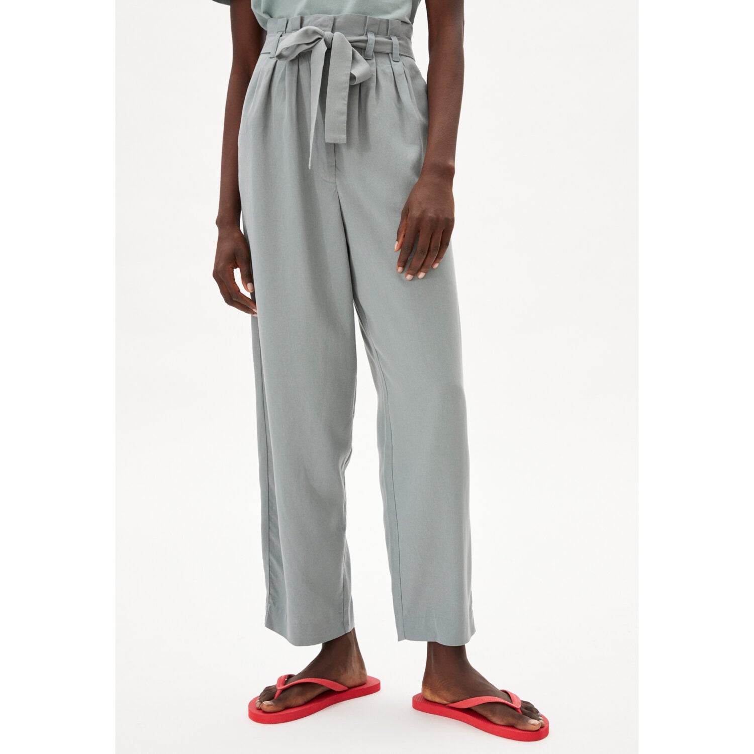 ARMEDANGELS Hose TIMEAA eucalyptus green (4)