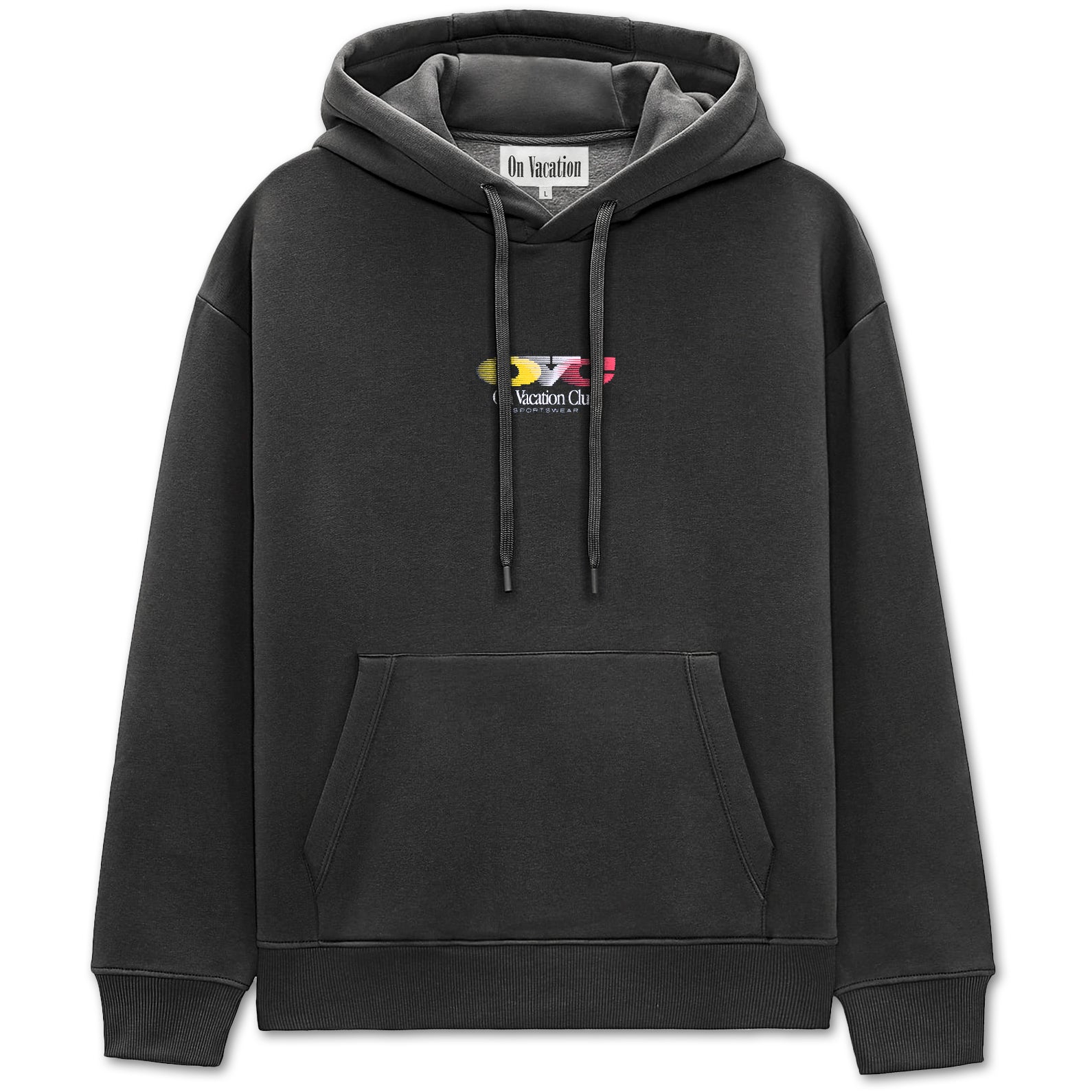Schwarzer Hoodie mit Kängurutasche und grauem Innenfutter. Auf der Brust steht in bunten Farben "Vacation Club."