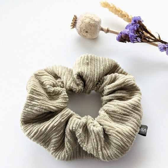 HEAVIN Scrunchie 2er-Set Blumen Print & Khaki Cord (3)