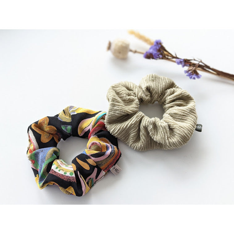 HEAVIN Scrunchie 2er-Set Blumen Print & Khaki Cord