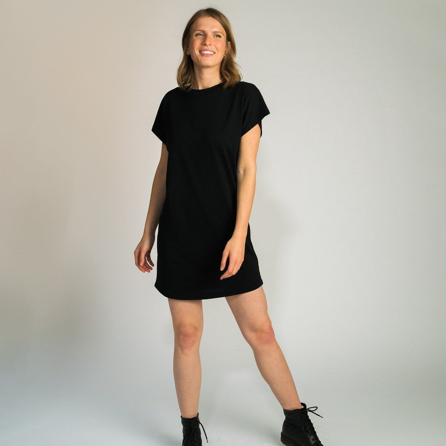 Honest Basics Women T-Shirt Kleid schwarz