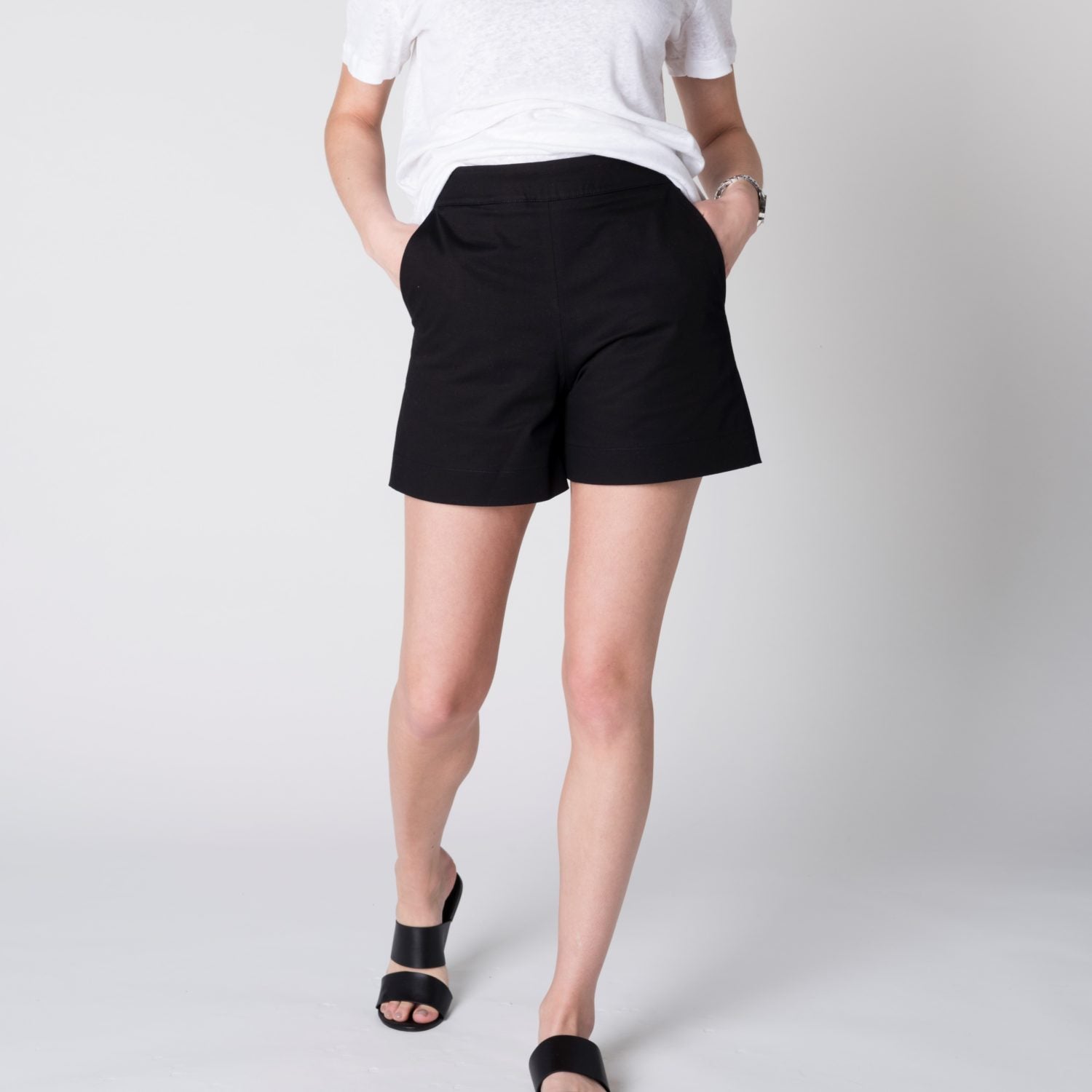 JAN N JUNE Shorts Holly black (2)