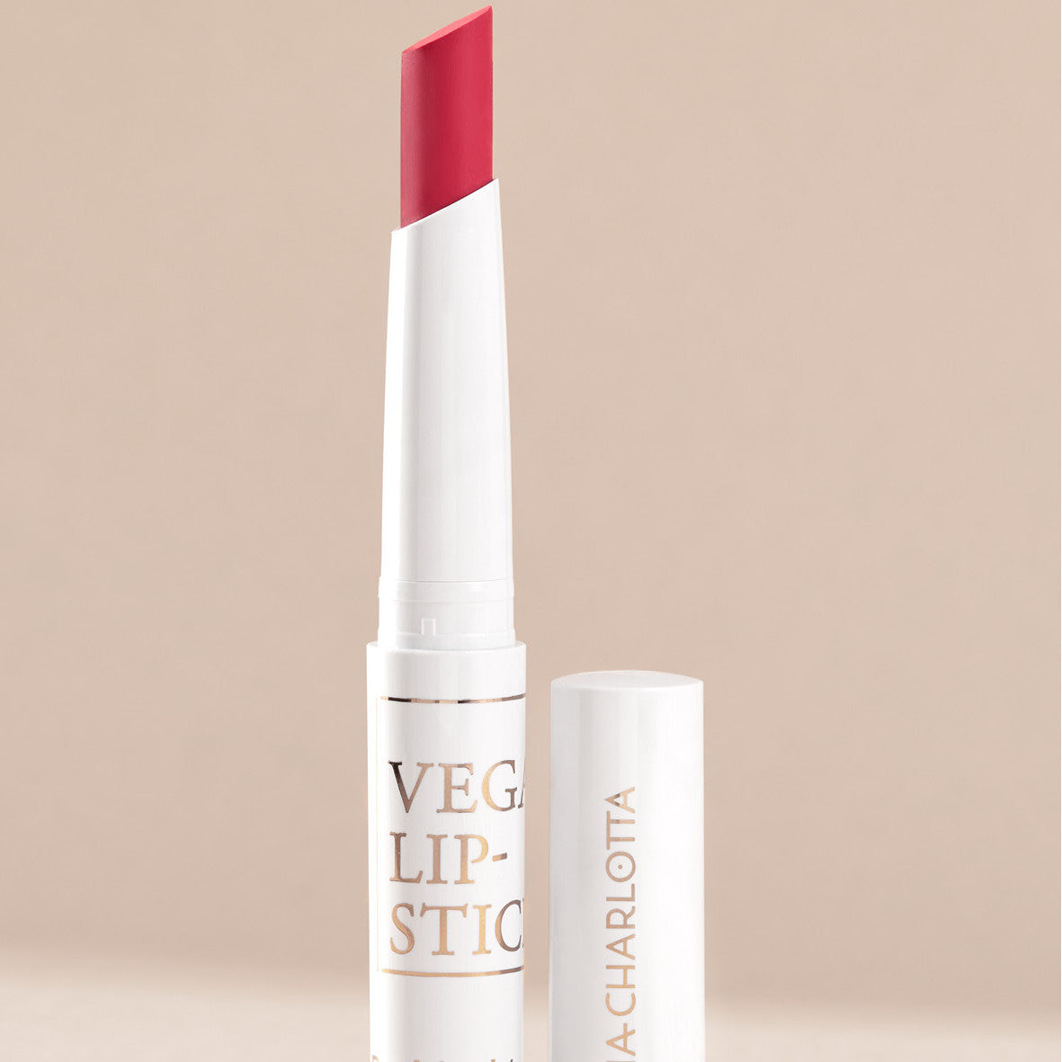 Kia-Charlotta Veganer Lippenstift 1,8 g Beyond Fear - Ruby Red