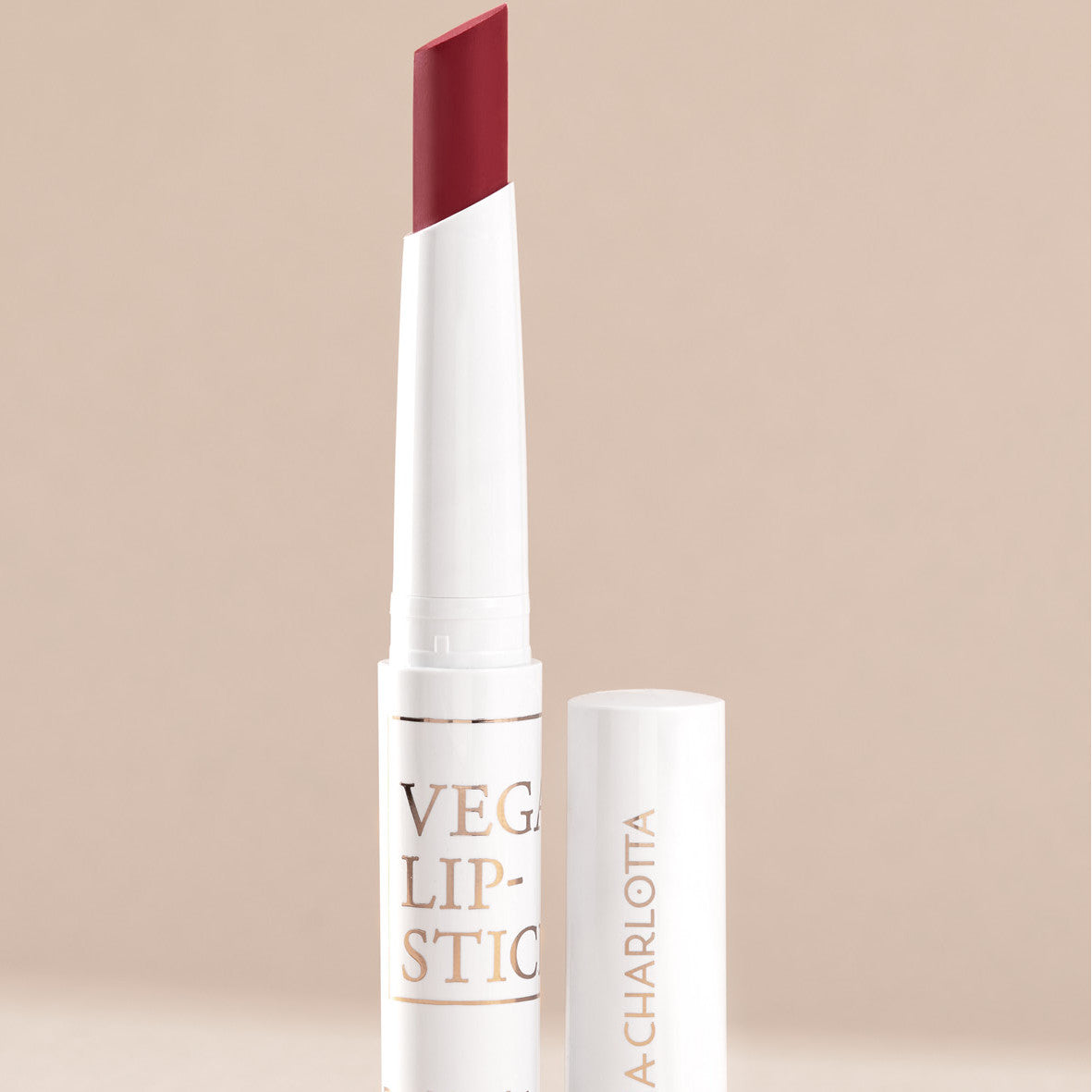 Kia-Charlotta Veganer Lippenstift 1,8 g Game Changer - Deep Cherry Red