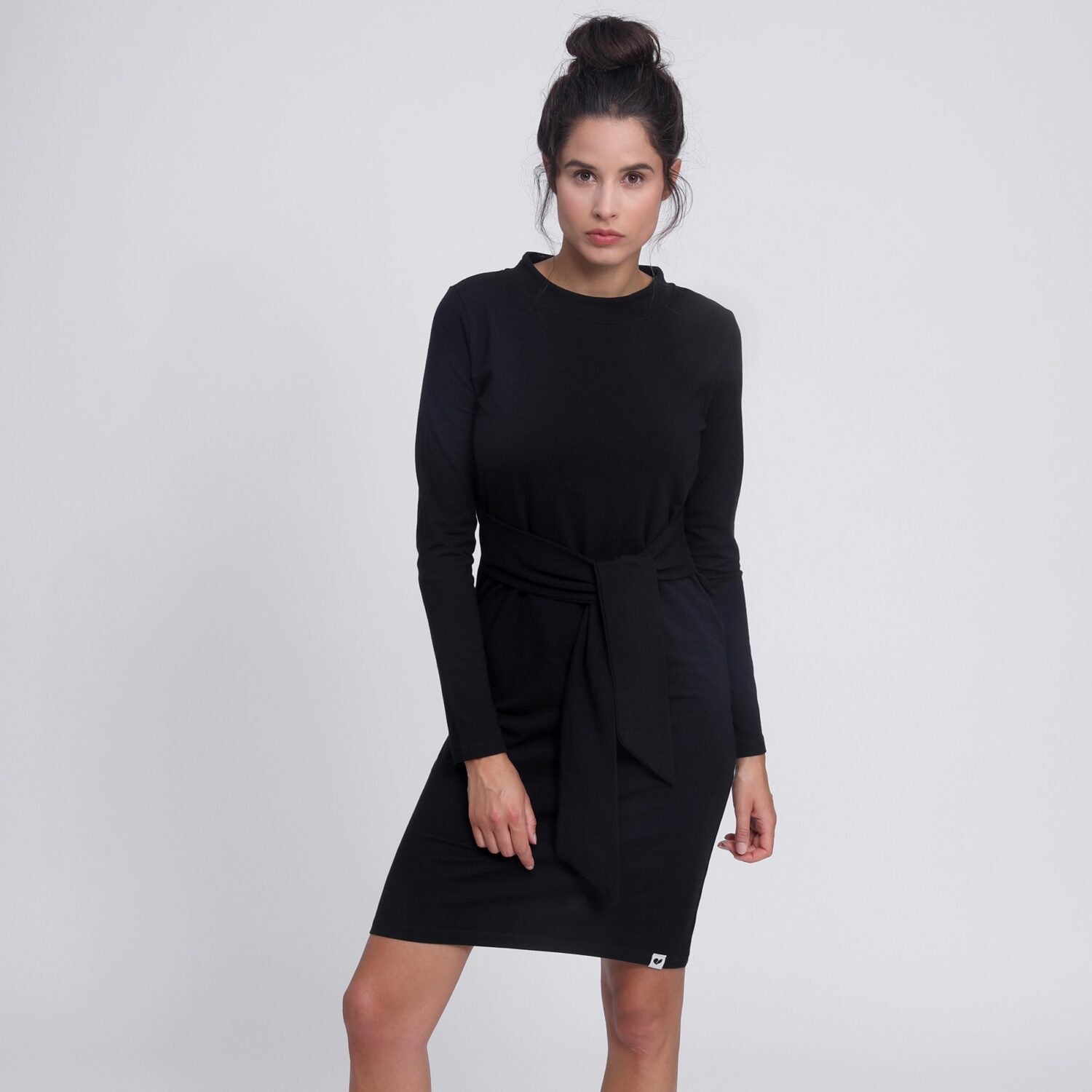 Lovjoi_Kleid_BOOTES_Black_02