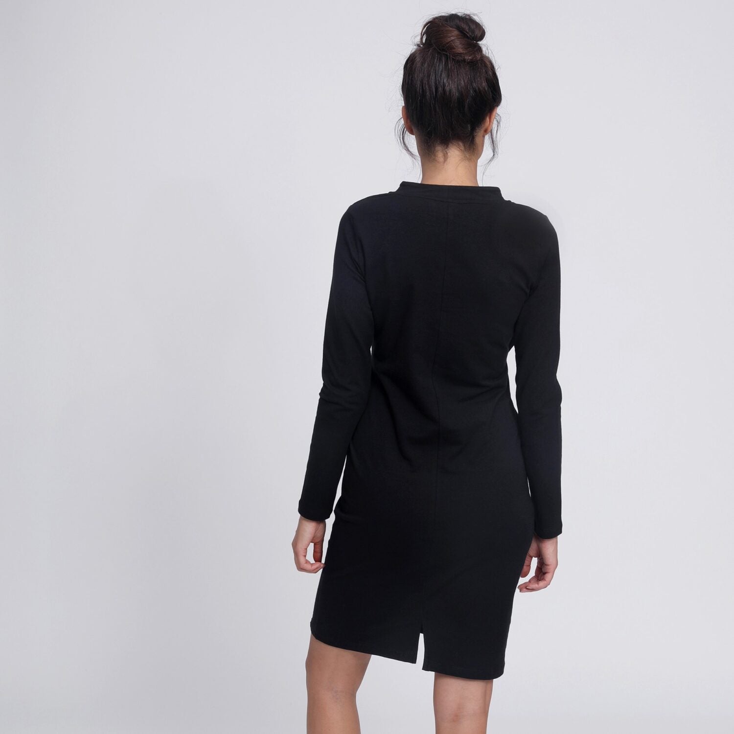 Lovjoi_Kleid_BOOTES_Black_04