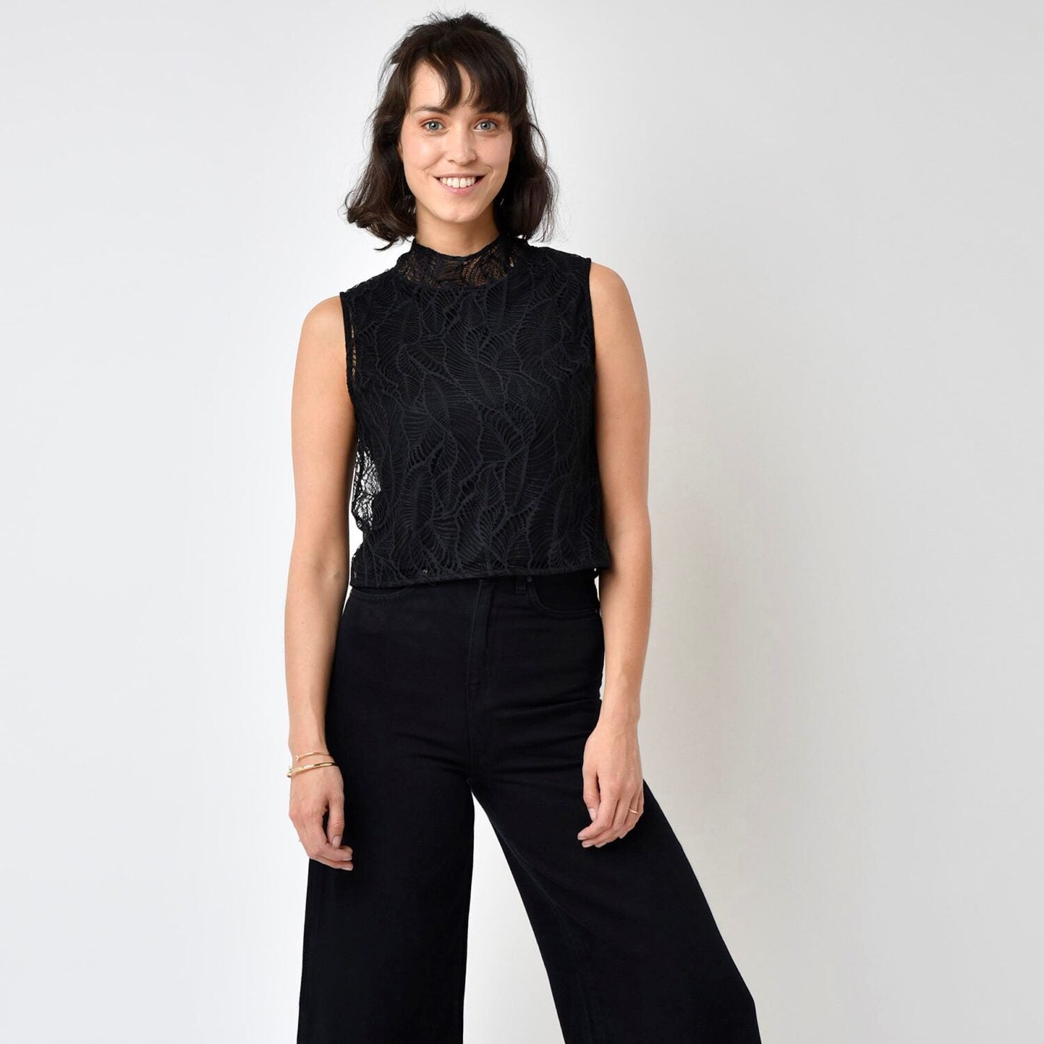 Lovjoi Spitzen-Top "CATCHFLY" - Black Lace