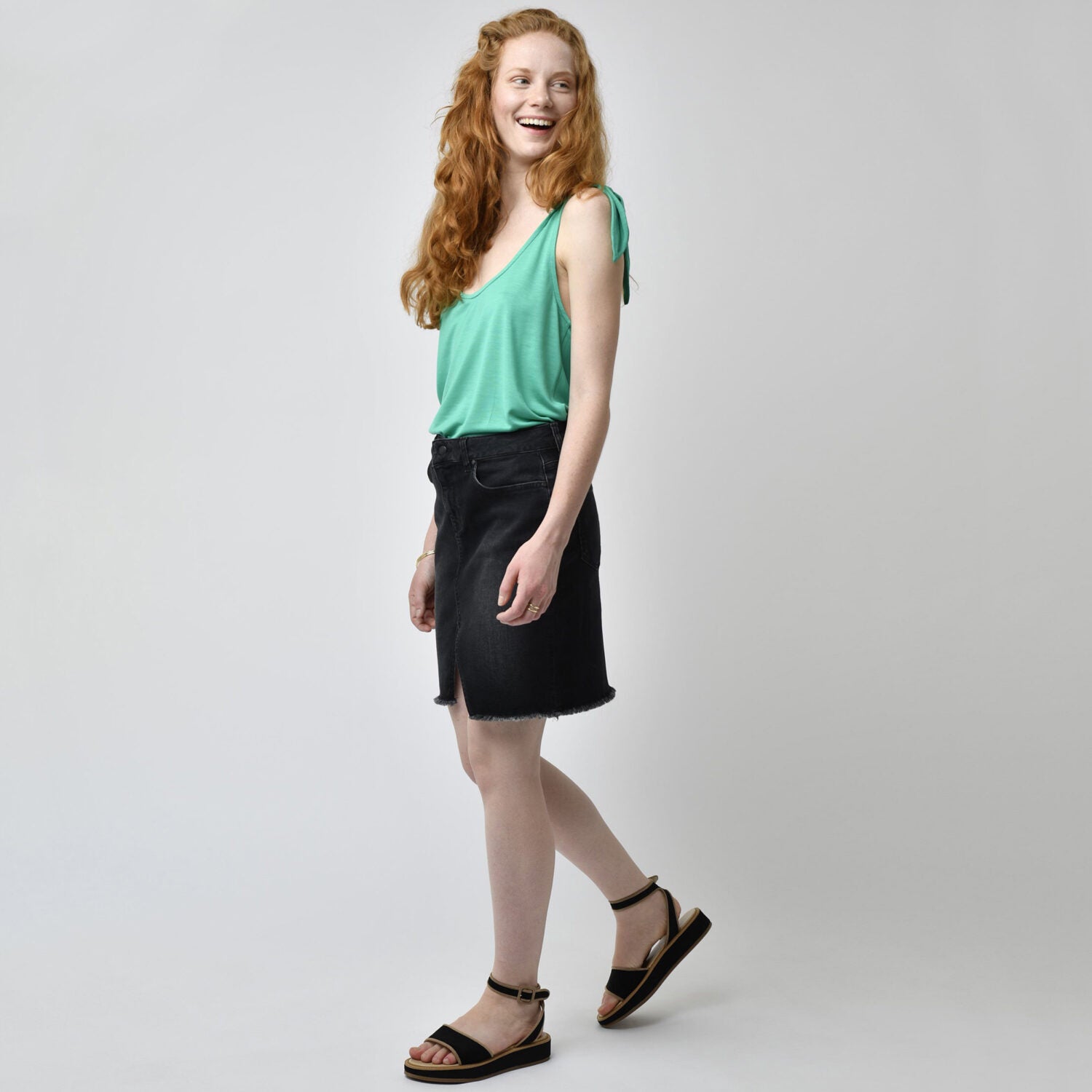 Lovjoi_Top_SMELLFOX_Juicy_Grass_02