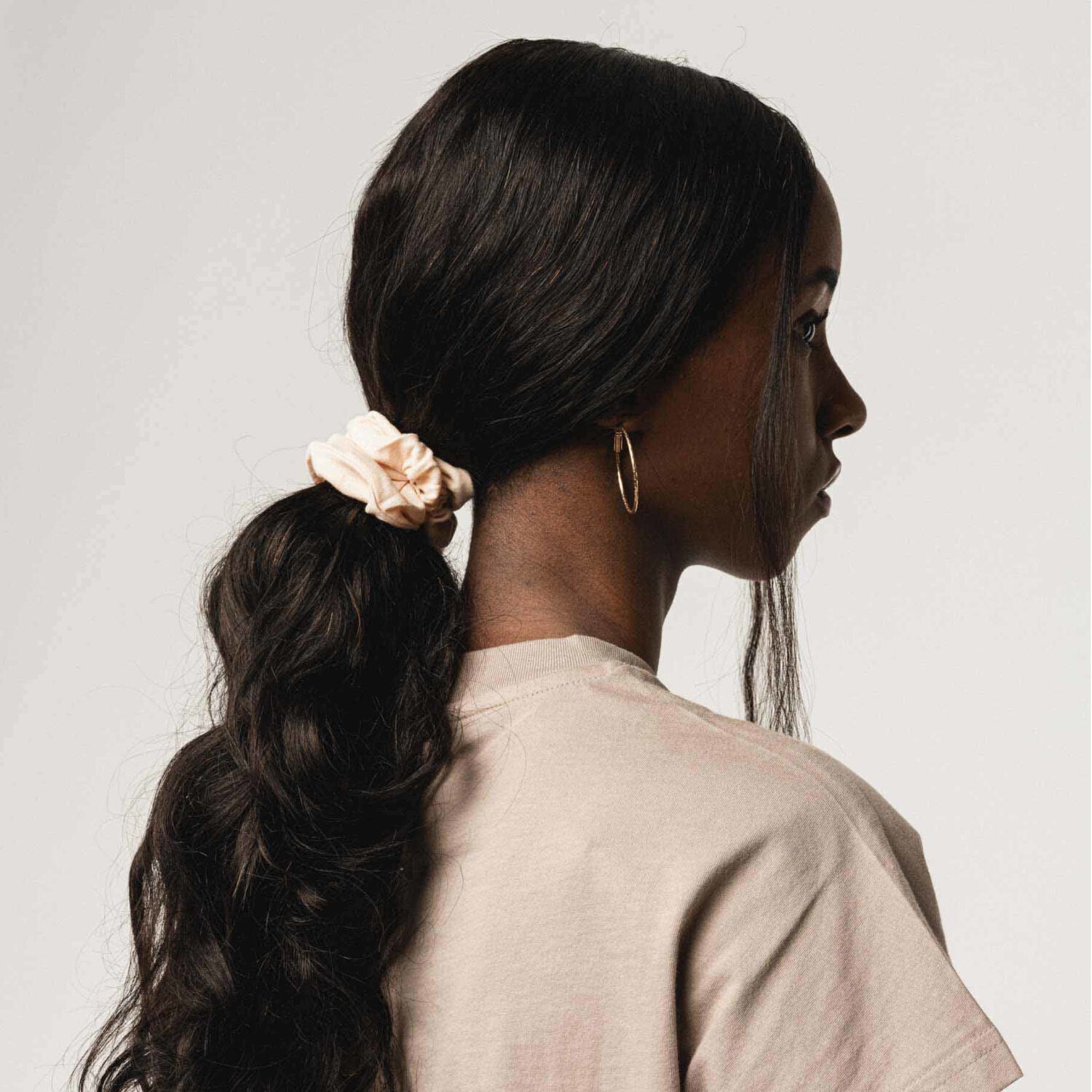 MELA Scrunchie Haargummi AJITHA - Oat_3