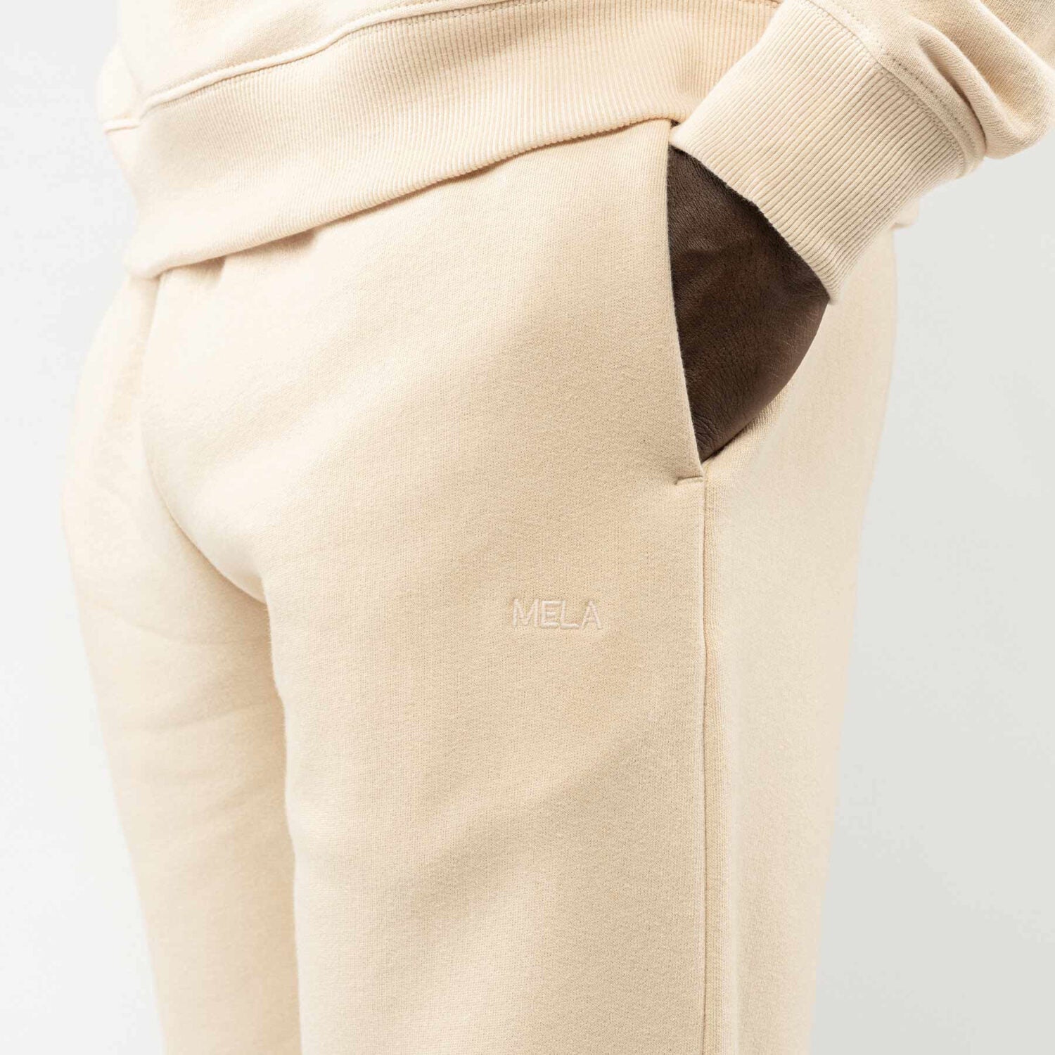 MELA Unisex Sweathose "AKESHA" - oat