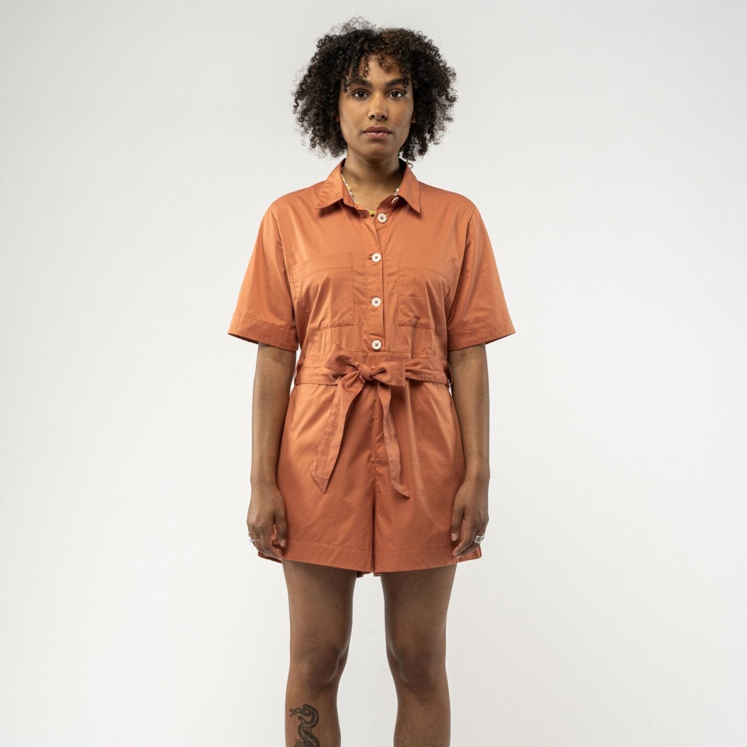 MELA Damen Kurzer Jumpsuit "SANELA" - Coral