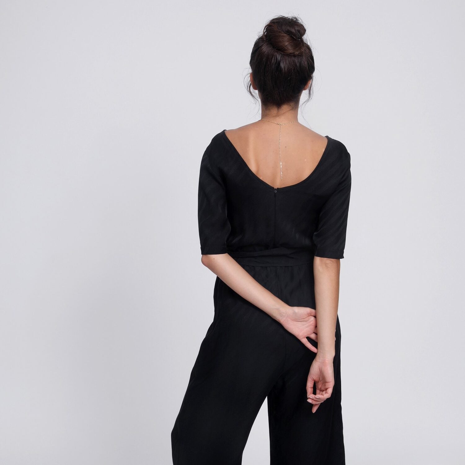 STAINE_half_bw_3back