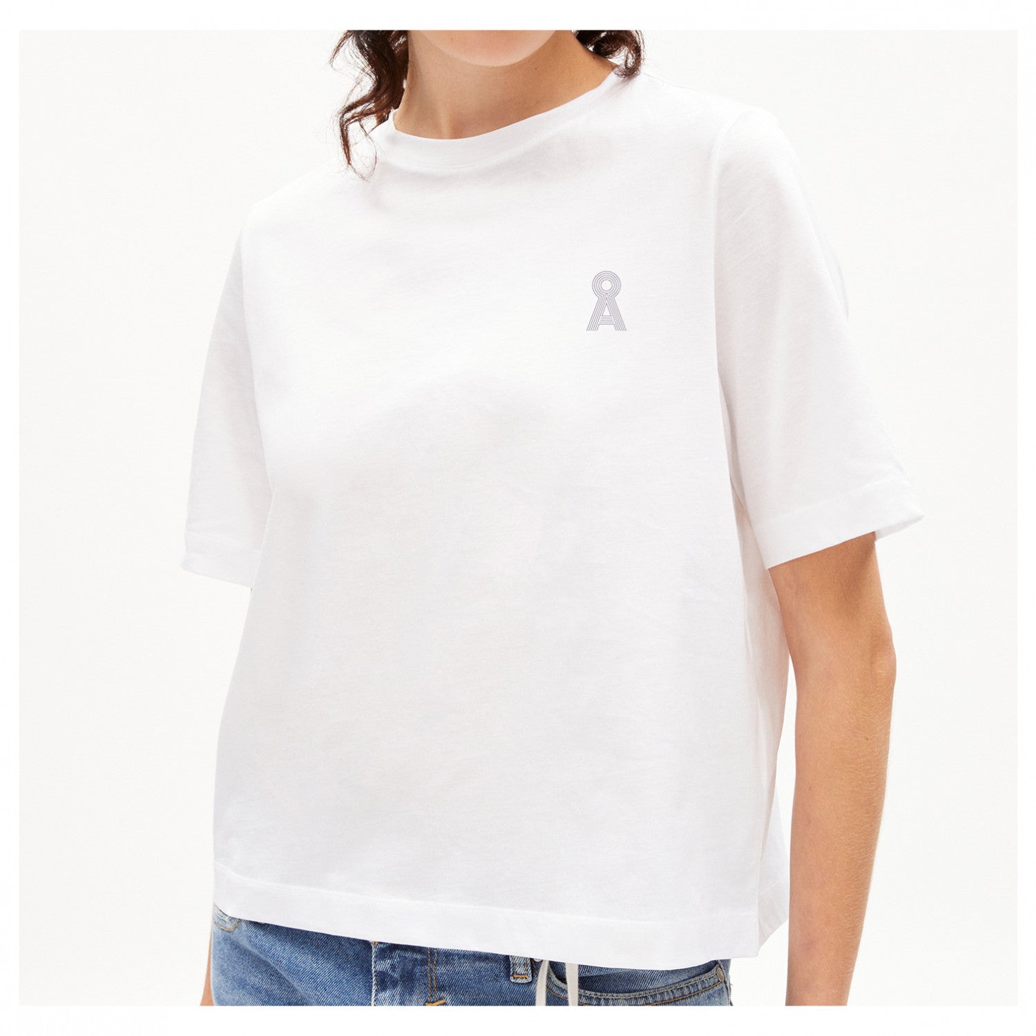 armedangels-womens-layaa-chest-icon-t-shirt_white